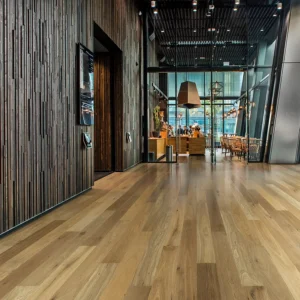 Ventura-Sandal-Oak-Commercial-Room